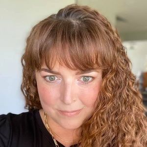 Meet your Posher, Christine